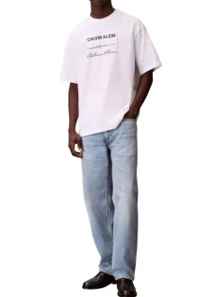 T-shirt en coton blanc à imprimé écritures avec une coupe droite et un col rond
