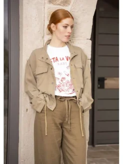 T-shirt en coton blanc imprimé à l'avant avec une coupe droite et un col rond
