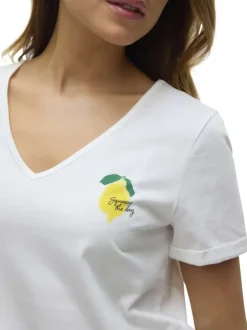 T-shirt en coton blanc uni à col v avec un petit imprimé à la poitrine
