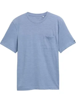 T-shirt en coton bleu ciel à fines rayures avec une poche et un col rond