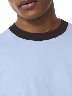 T-shirt en coton bleu à coupe droite pourvu d'un col rond côtelé