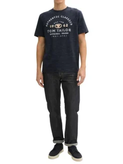 T-shirt en coton bleu marine à fines rayures avec un col rond et un gros imprimé