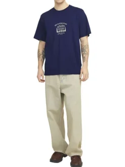 T-shirt en coton bleu uni avec un col rond et une coupe droite