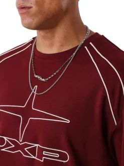 T-shirt en coton bordeaux uni avec une coupe cropped et un col rond