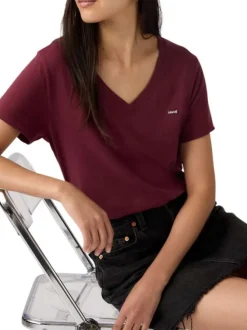 T-shirt en coton bordeaux uni à coupe ajustée pourvu d'un col v