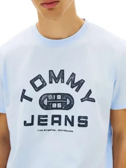 T-shirt en coton ciel imprimé avec une coupe droite et un col rond