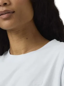 T-shirt en coton ciel uni à coupe ajustée pourvu d'un col rond