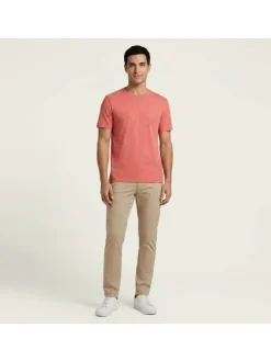 T-shirt en coton corail uni pourvu d'une coupe droite et d'un col rond
