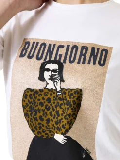 T-shirt en coton écru avec un imprimé fantaisie et un col rond