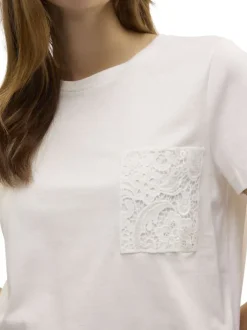 T-shirt en coton écru uni avec un empiècement en crochet et un col rond
