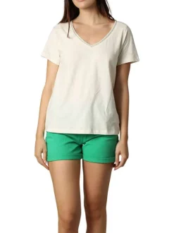 T-shirt en coton et lin mélangé écru uni avec une coupe droite et un col v