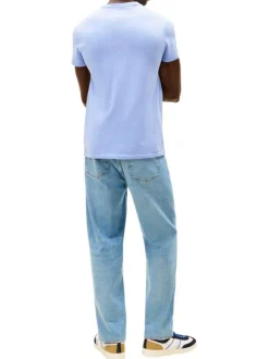 T-shirt en coton lavande uni avec une coupe droite et un col rond