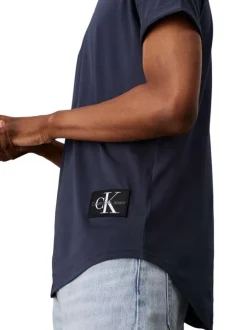 T-shirt en coton marine uni avec une coupe droite et un col rond