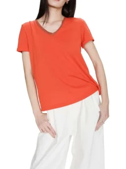 T-shirt en coton mélangé rouge uni avec une coupe droite et un col v