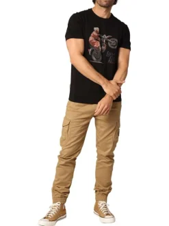 T-shirt en coton noir avec un imprimé fantaisie et des manches courtes