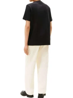 T-shirt en coton noir fantaisie avec un col rond et des manches courtes