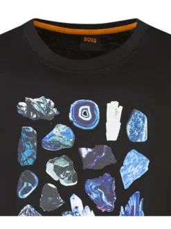 T-shirt en coton noir épais avec un imprimé bleu à l'avant et un col rond