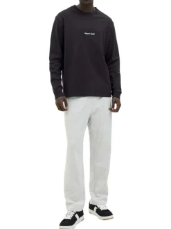 T-shirt en coton noir uni avec un col rond et une coupe droite