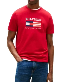 T-shirt en coton rouge avec un col rond et des manches courtes