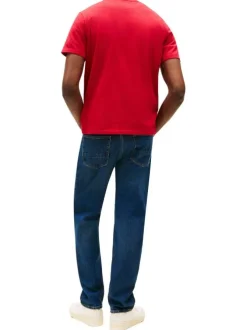 T-shirt en coton rouge avec un col rond et des manches courtes
