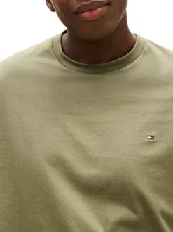 T-shirt en coton vert uni avec une coupe droite et un col rond