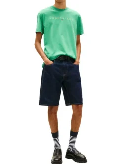 T-shirt en coton vert uni avec une coupe droite et un col rond