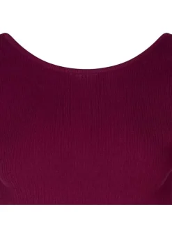 T-shirt framboise côtelé avec une coupe près du corps col rond et manche 3/4