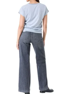 T-shirt gris bleu uni avec une coupe droite et des manches courtes
