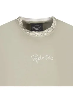 T-shirt kaki uni avec nom de la marque brodé à l'avant et une coupe droite