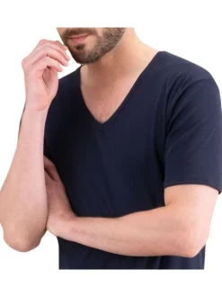 T-shirt marine en pur coton avec une coupe droite et un col v
