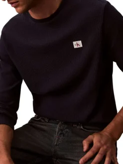 T-shirt marine maille effet gaufrée coupe ajustée et des manches longues