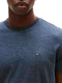 T-shirt marine uni avec une coupe droite et des manches courtes