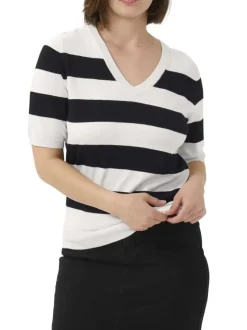 T-shirt noir et blanc rayé avec une coupe droite et des manches courtes