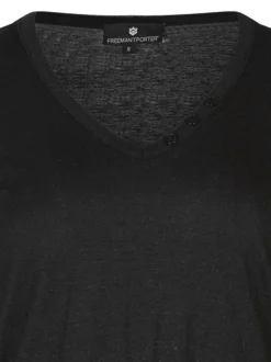 T-shirt noir imprimé à coupe droite avec un col V et des manches longues
