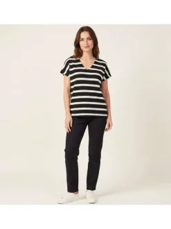 T-shirt noir à rayures avec une coupe ample et un des manches courtes