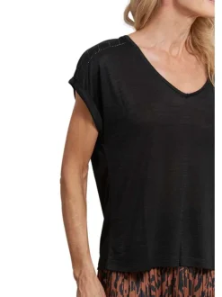 T-shirt noir uni avec une coupe droite à col v et des bijoux décoratifs