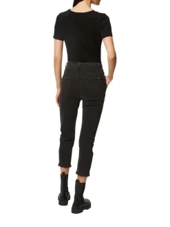 T-shirt noir uni avec une coupe droite à col v et des manches courtes