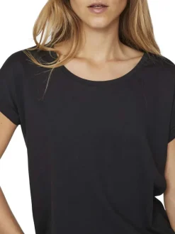 T-shirt noir uni avec une coupe droite et des manches courtes