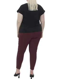 T-shirt noir uni à coupe ajustée avec col v et à manches courtes