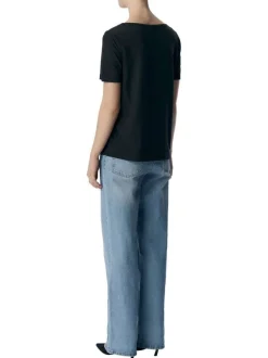 T-shirt noir uni pourvu d'une coupe droite et de manches courtes