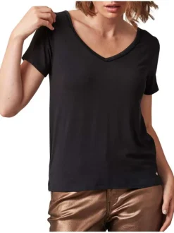 T-shirt noir uni à une coupe droite avec un col v arrondi pailleté