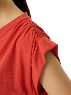 T-shirt orange uni avec une coupe droite et des manches courtes
