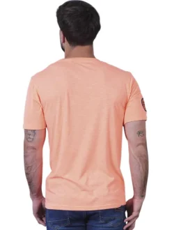 T-shirt orange uni pourvu d'un col rond et de manches courtes