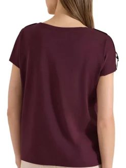 T-shirt rouge uni avec une coupe droite et des manches courtes