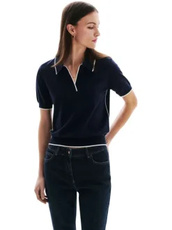 T-shirt type polo bleu marine uni avec un col v à revers et des liserés blancs