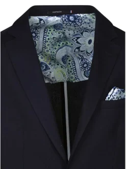 Veste blazer marine unie avec une coupe ajustée et un col cranté à revers