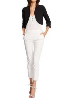 Veste blazer noire unie avec une coupe droite et des manches longues