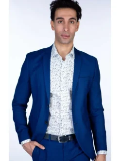Veste bleue à coupe ajustée à col à revers et fermeture boutonnée
