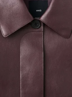 Veste bordeaux unie avec des manches longues et une coupe droite