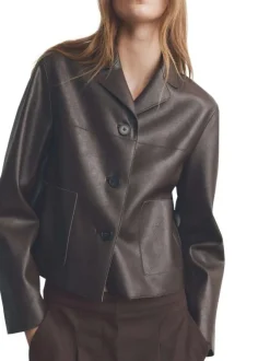 Veste chocolat unie avec une coupe droite et un col à revers cranté